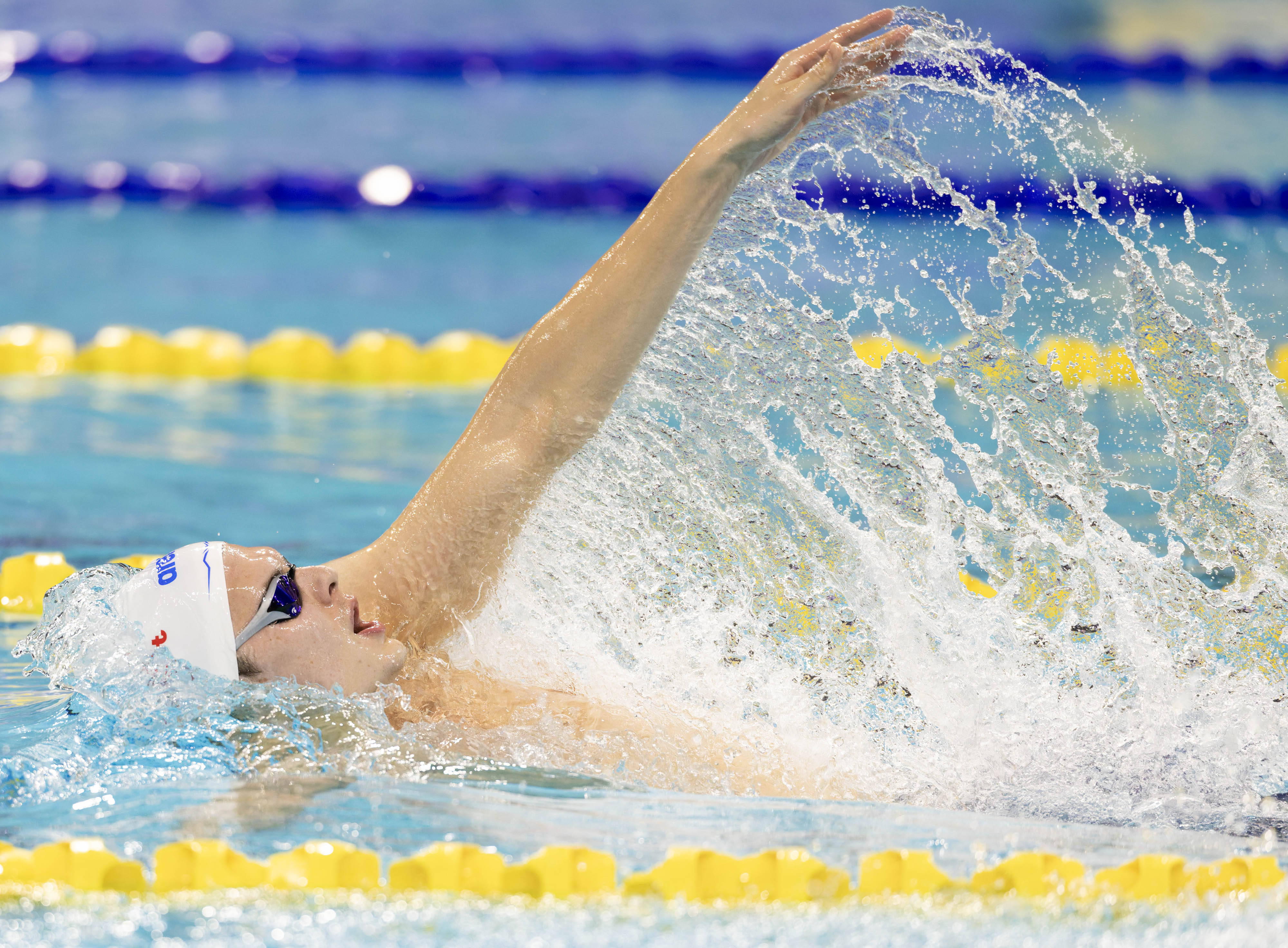 西班牙游泳选手刷新世界纪录