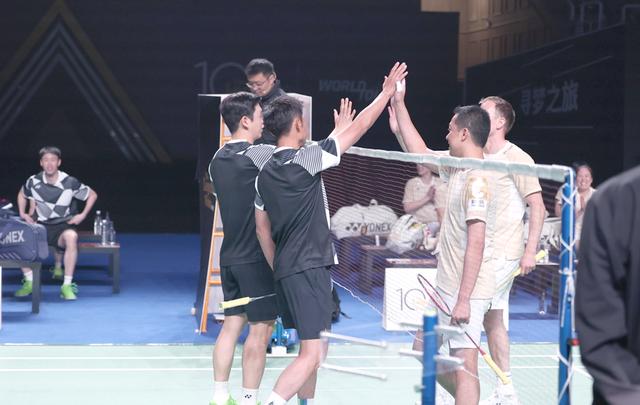 日本羽毛球队完胜法国羽毛球队，陶菲克统治全场
