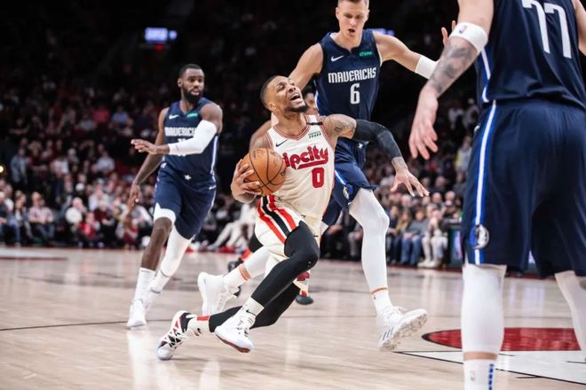 开拓者全力以赴迎战顶级对手打造神奇战绩