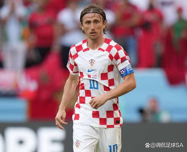 雷速APP-德国队轻取印度队，黄鸭组合关键制胜