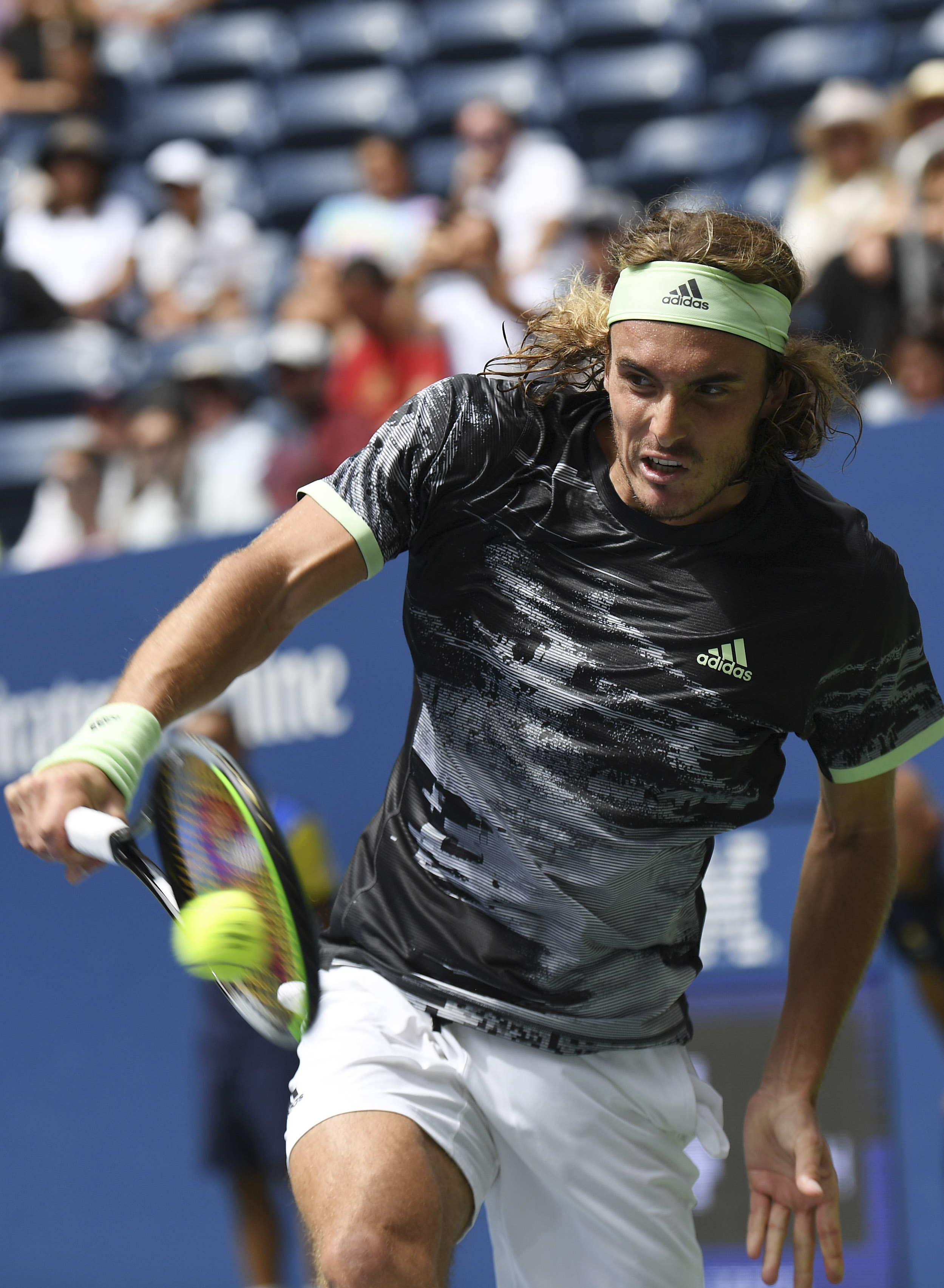 雷速体育入口-戴维斯杯绝杀美网，西西帕斯刷新纪录