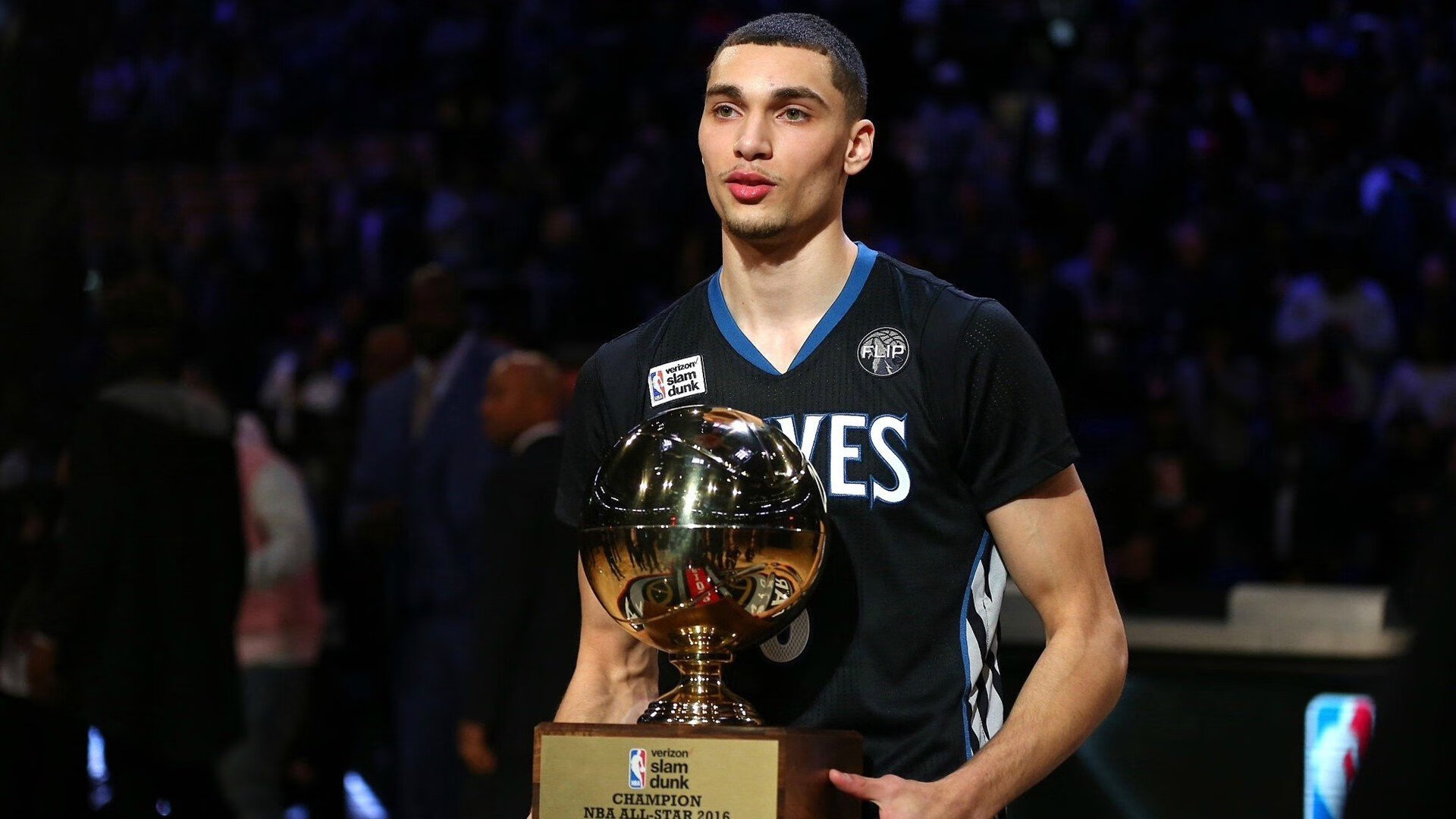 年度焦点之战,上海队最后时刻绝杀黄蜂,诠释篮球魅力