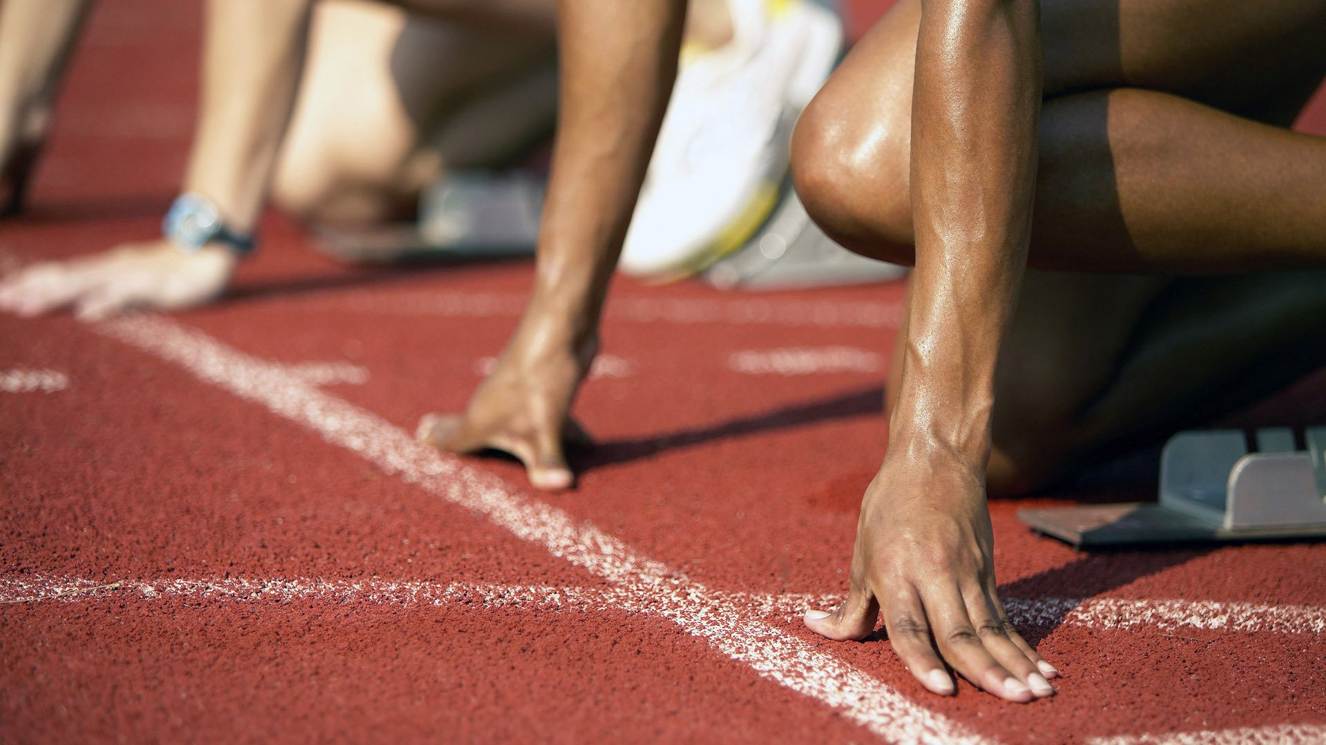 鏖战与点燃，威廉姆斯与红牛二队的缠斗，勒克莱尔如何引爆赛场