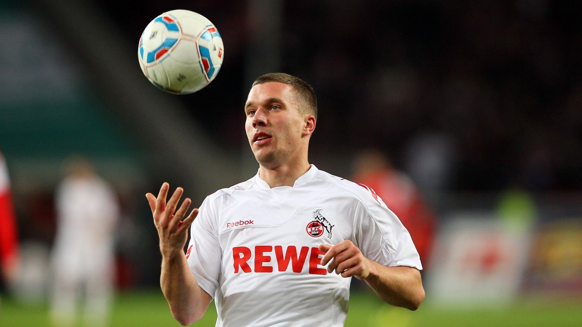 赛道风云，雷诺轻取阿斯顿马丁，汉密尔顿惊艳四座